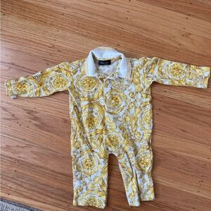 Versace Kids Yellow and White Baroque Footie